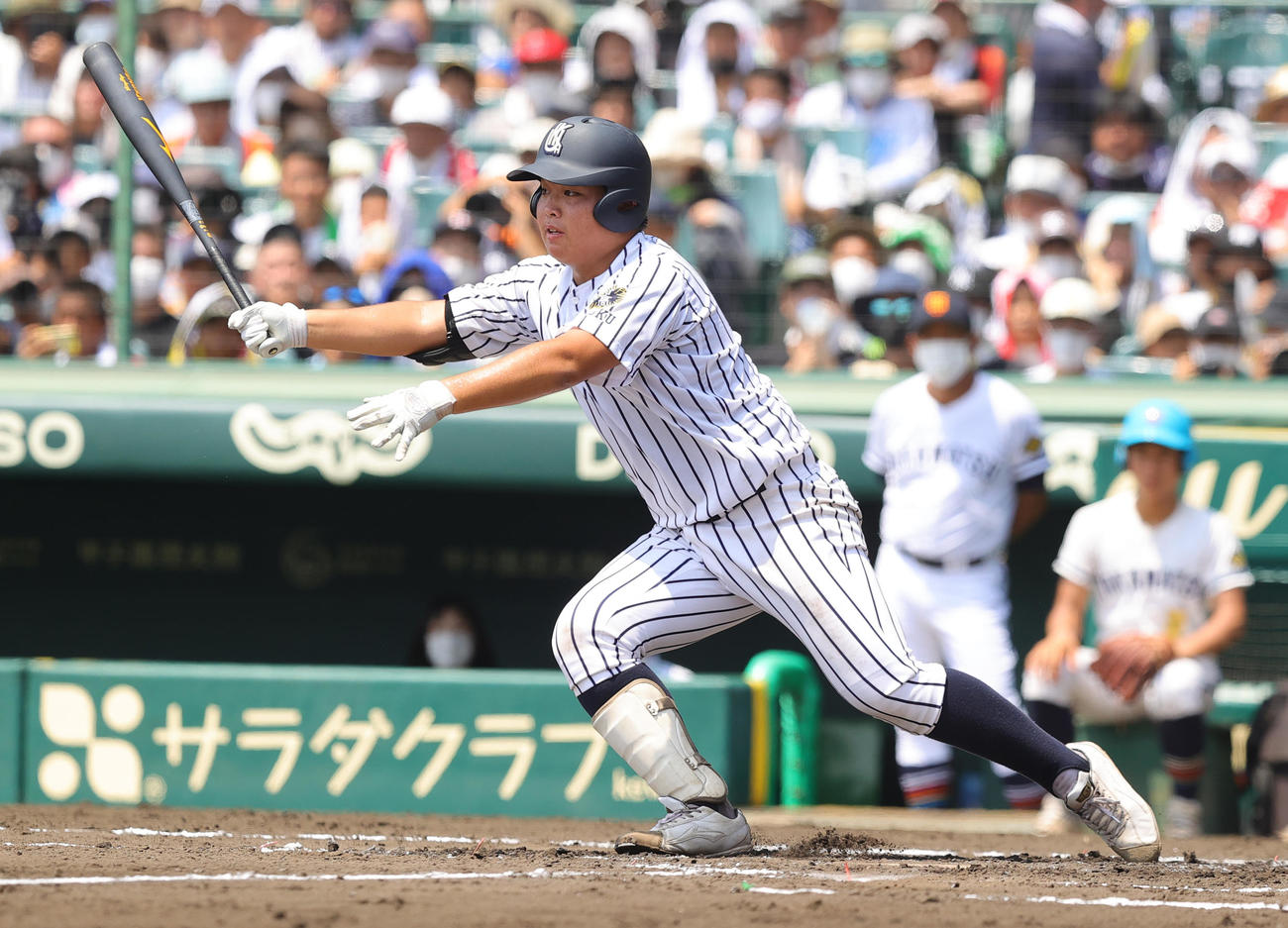 九州国際大付対高松商　2回表九州国際大付1死、中前打を放つ佐倉（撮影・野上伸悟）