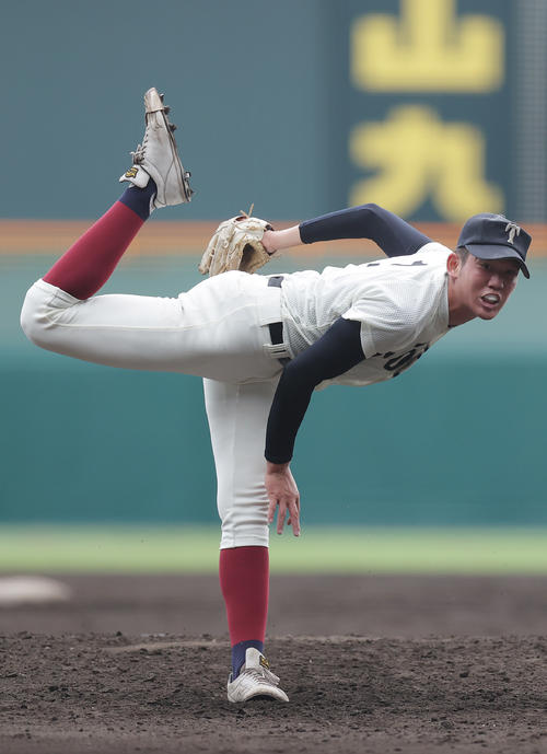 二松学舎大付対大阪桐蔭　力投する大阪桐蔭先発の川原（撮影・前田充）