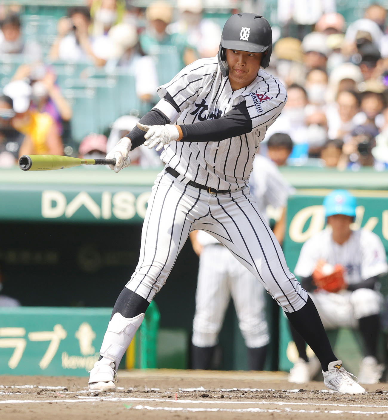 国学院栃木対九州学院　1回裏九州学院2死二塁、中前先制適時打を放つ村上慶（撮影・野上伸悟）