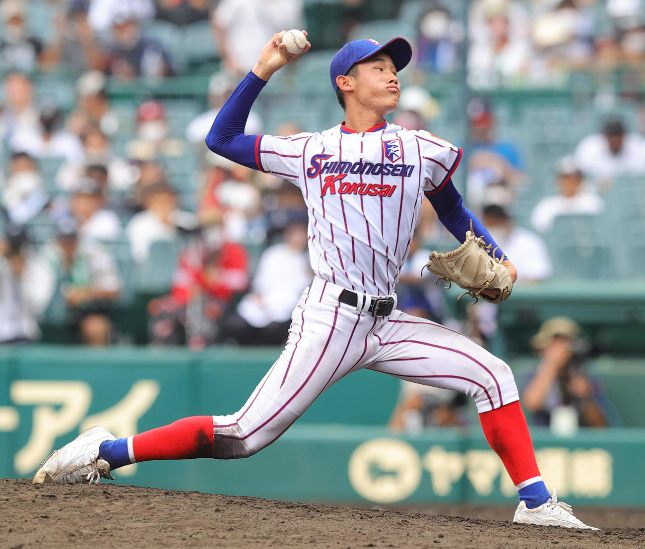 下関国際対浜田　力投する下関国際・仲井（撮影・野上伸悟）