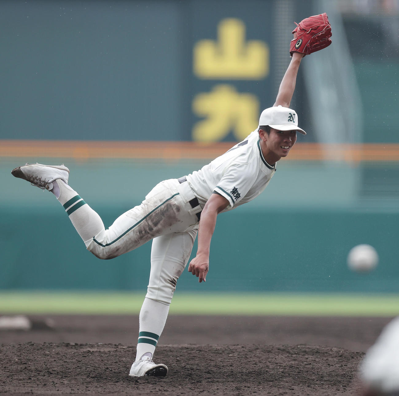 二松学舎大付対大阪桐蔭　力投する二松学舎大付先発の大矢（撮影・前田充）