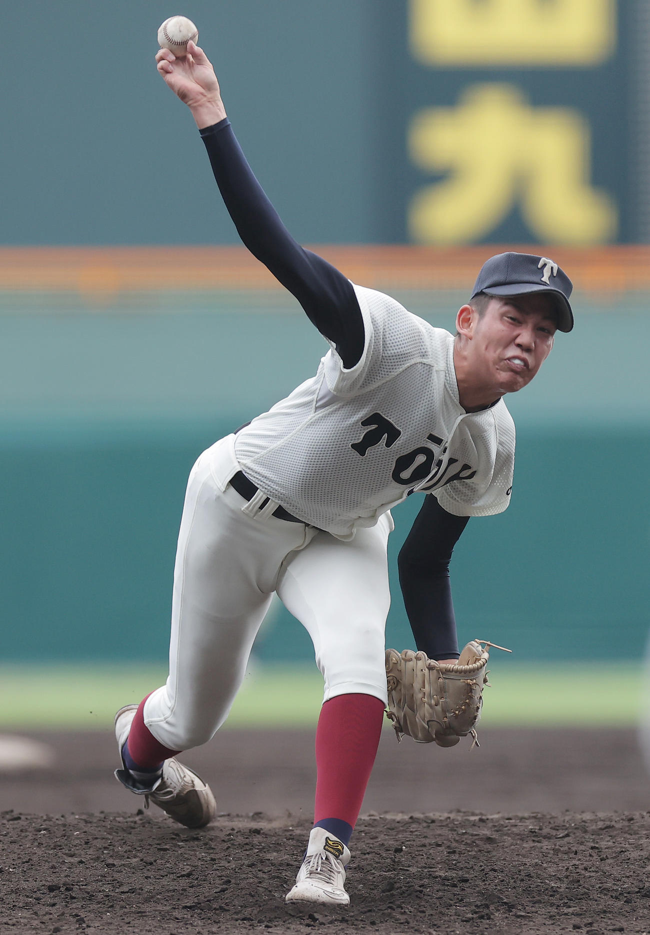 二松学舎大付対大阪桐蔭　力投する大阪桐蔭先発の川原（撮影・前田充）