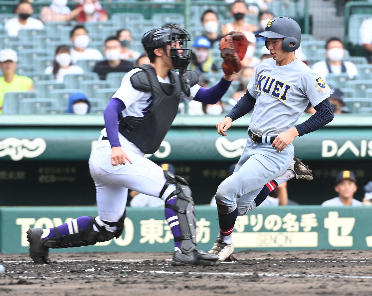 愛工大名電対仙台育英　2回裏仙台育英2死二塁、橋本の中前適時打で生還する尾形（撮影・前岡正明）