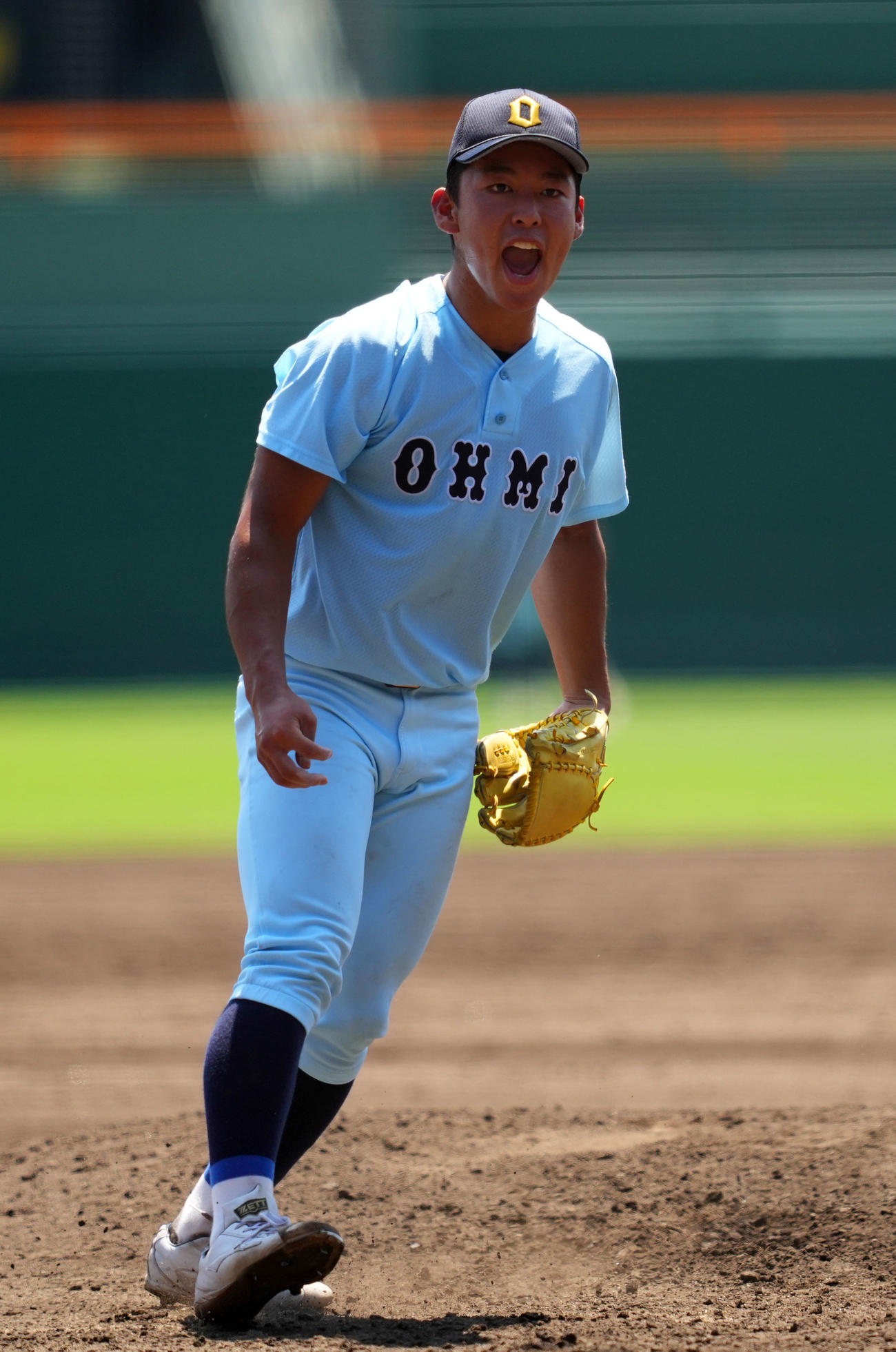 高松商対近江　5回表高松商無死一塁、大坪を三振に仕留めほえる山田（撮影・横山健太）