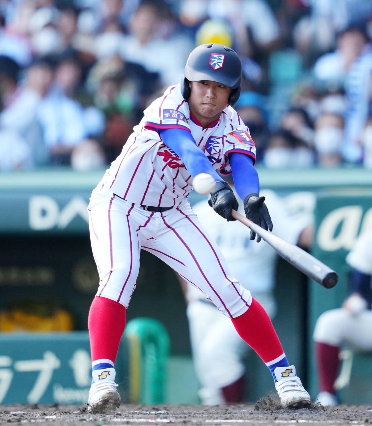 下関国際対大阪桐蔭　3回表下関国際1死三塁、左前適時打を放つ松本（撮影・横山健太）