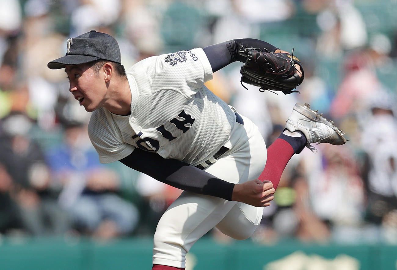 下関国際対大阪桐蔭　力投する大阪桐蔭先発の別所（撮影・前田充）