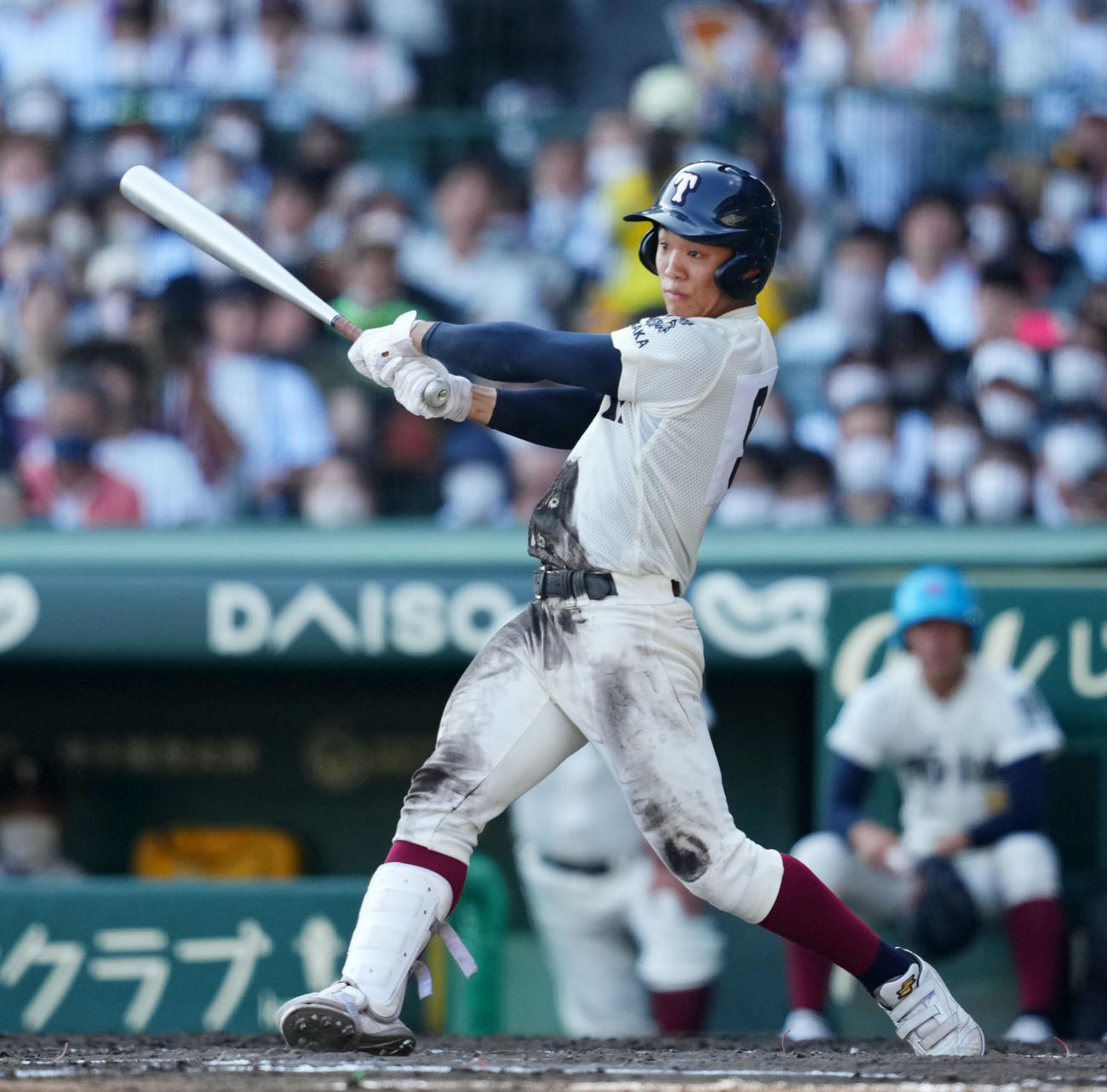 下関国際対大阪桐蔭　6回裏大阪桐蔭2死一、三塁、左前適時打を放つ谷口（撮影・横山健太）