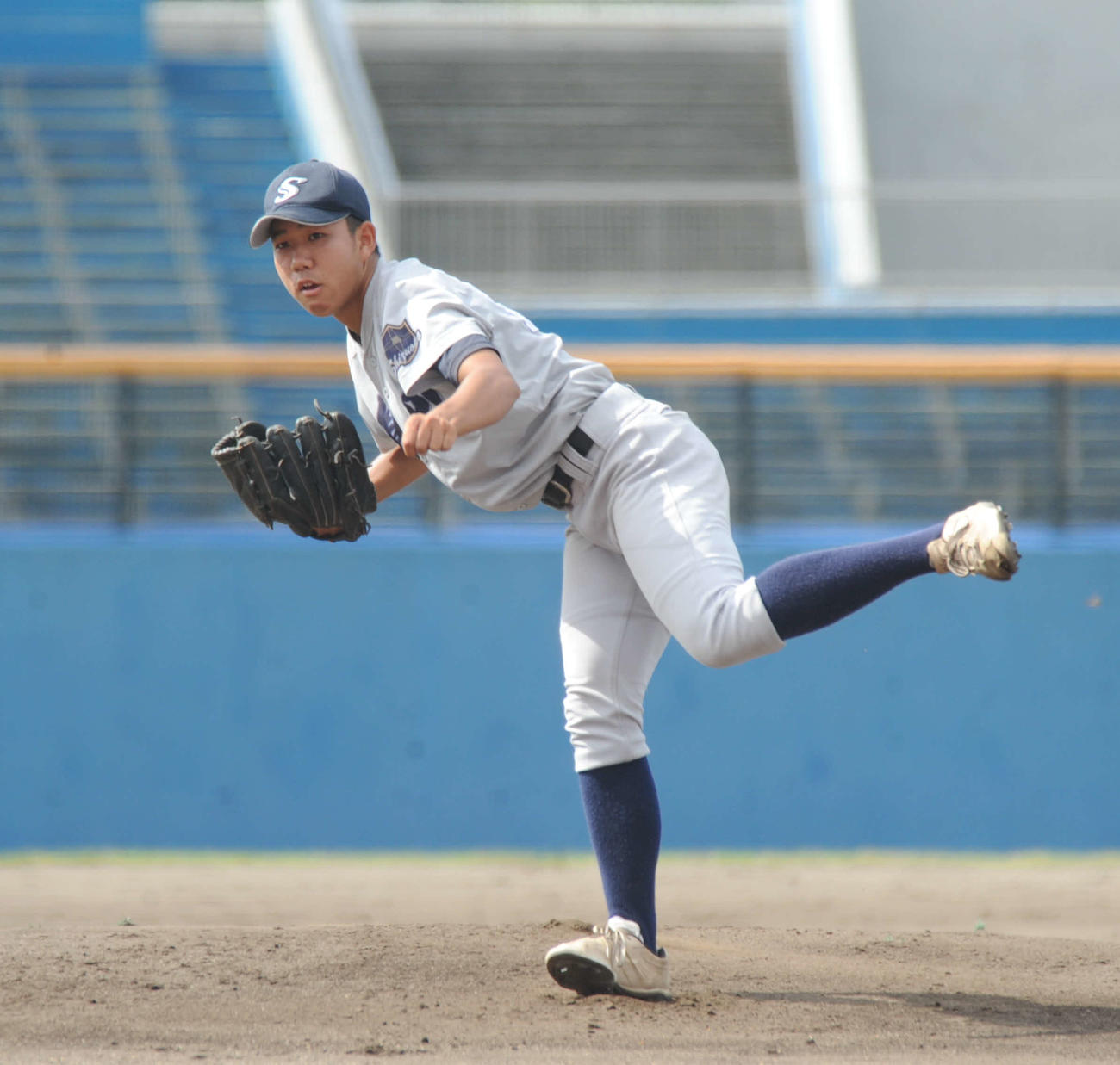 9安打を許しながらも完投した島田の堀井　