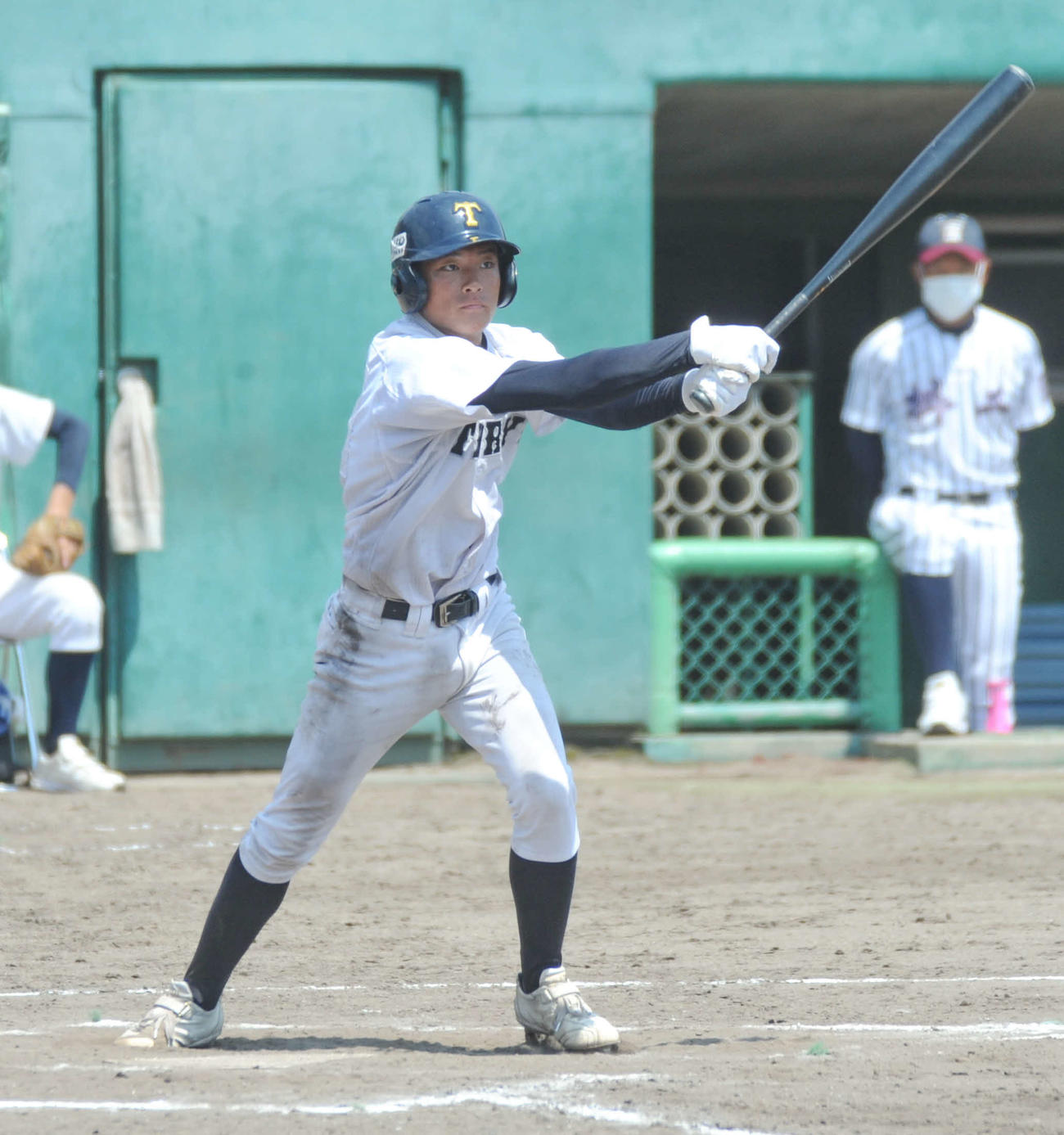 8回無死二塁で右前適時打を放った天竜の山口　