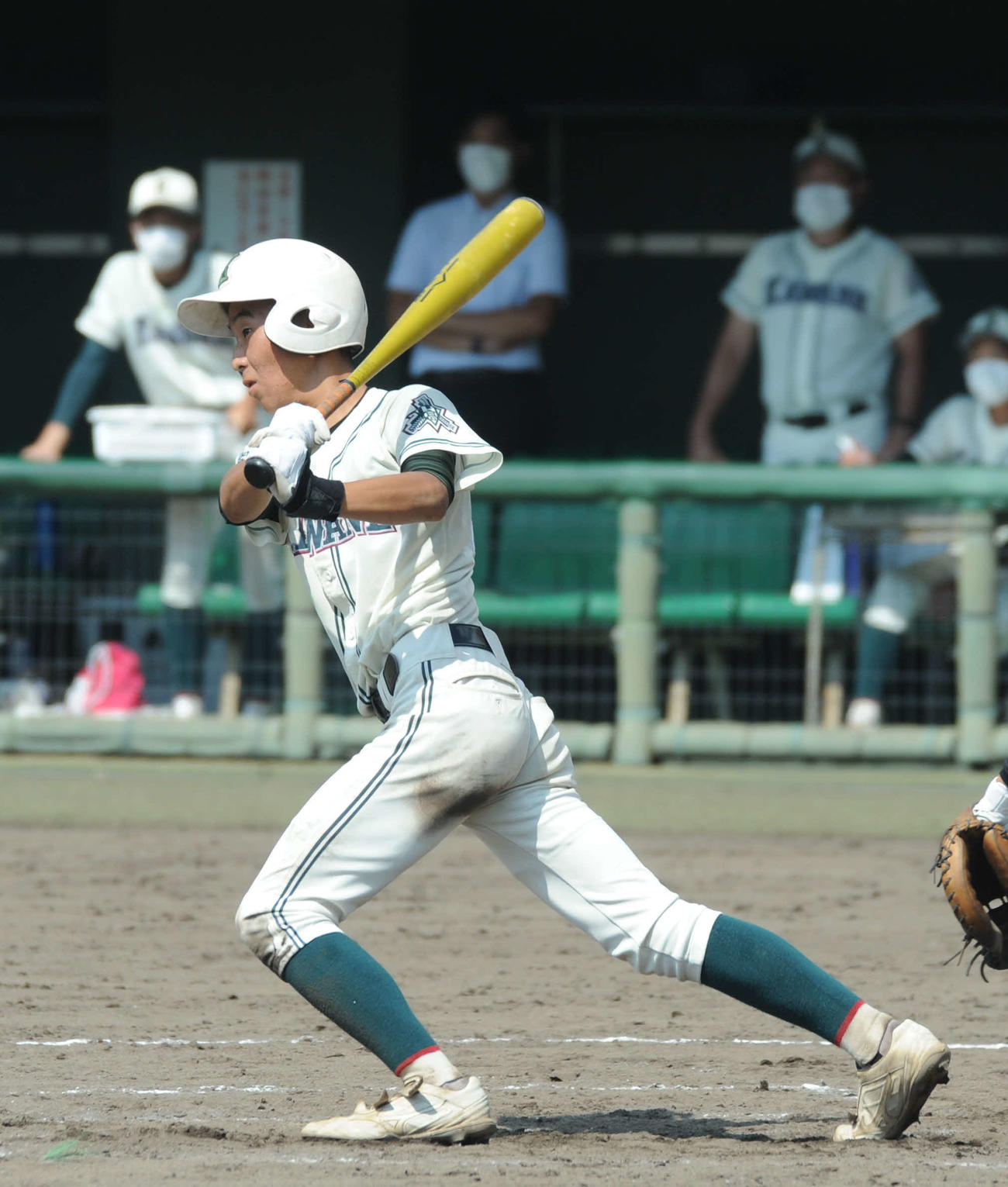 3回2死三塁、左前に勝ち越し適時打を放つ川根の向笠