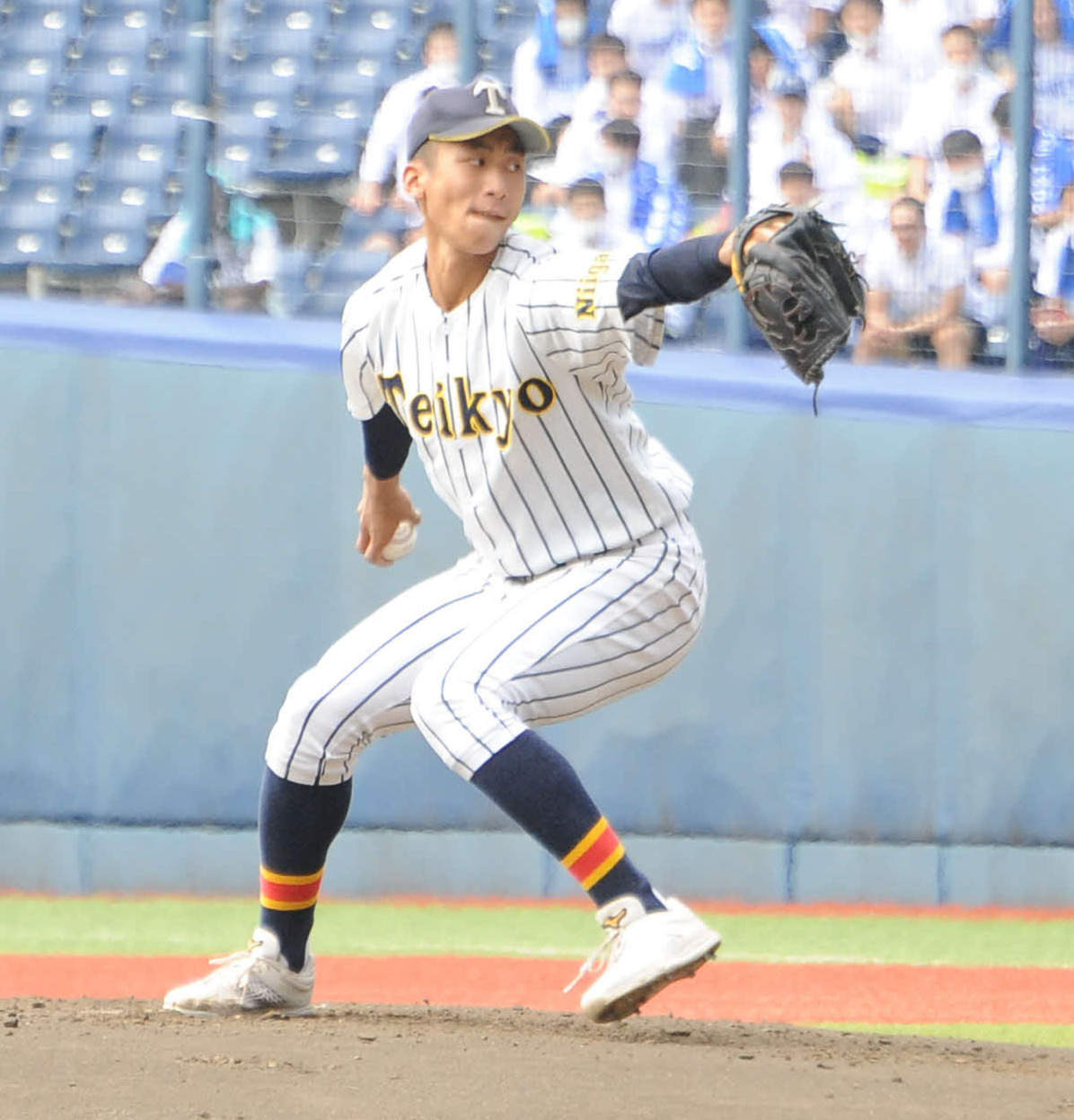 7月28日の県大会決勝、日本文理戦で力投する帝京長岡・茨木秀