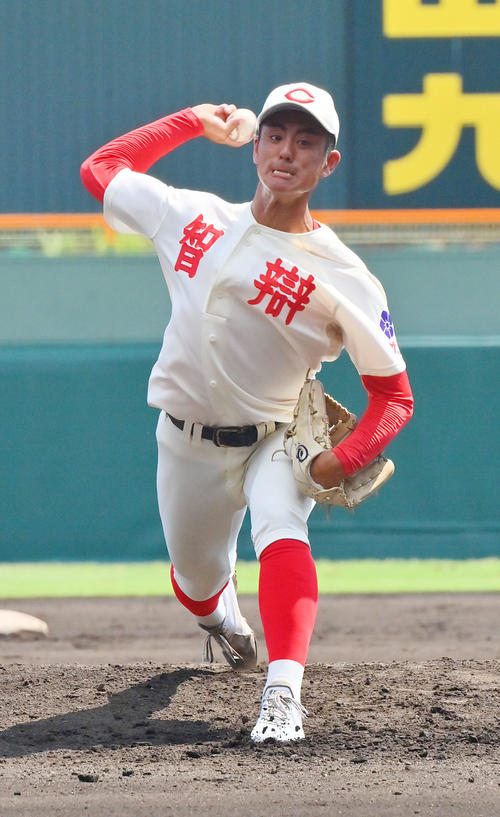 8月13日、国学院栃木戦で先発する智弁和歌山・武元