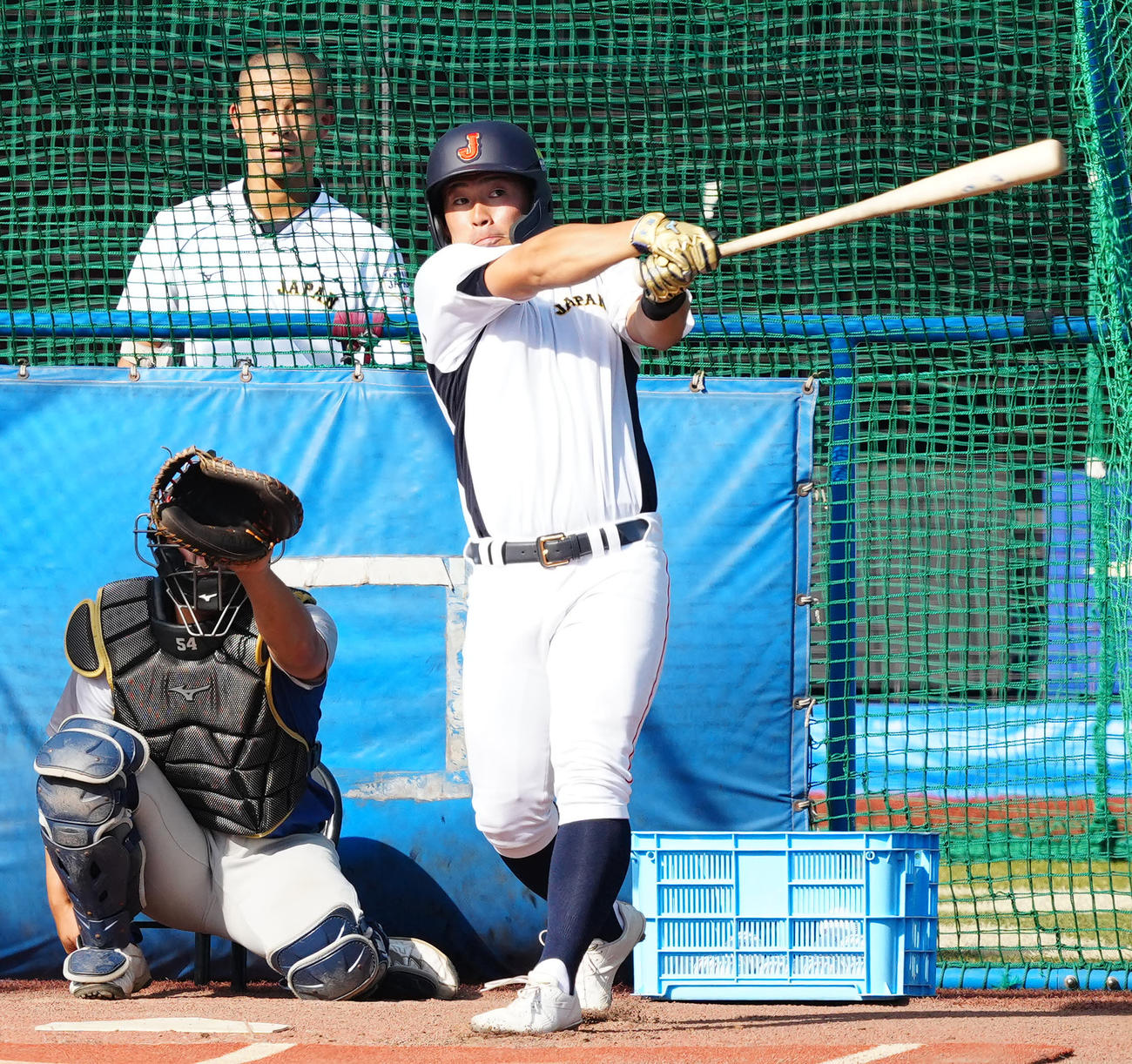 高校日本代表対大学日本代表　試合前、打撃練習する高校日本代表・浅野（撮影・江口和貴）