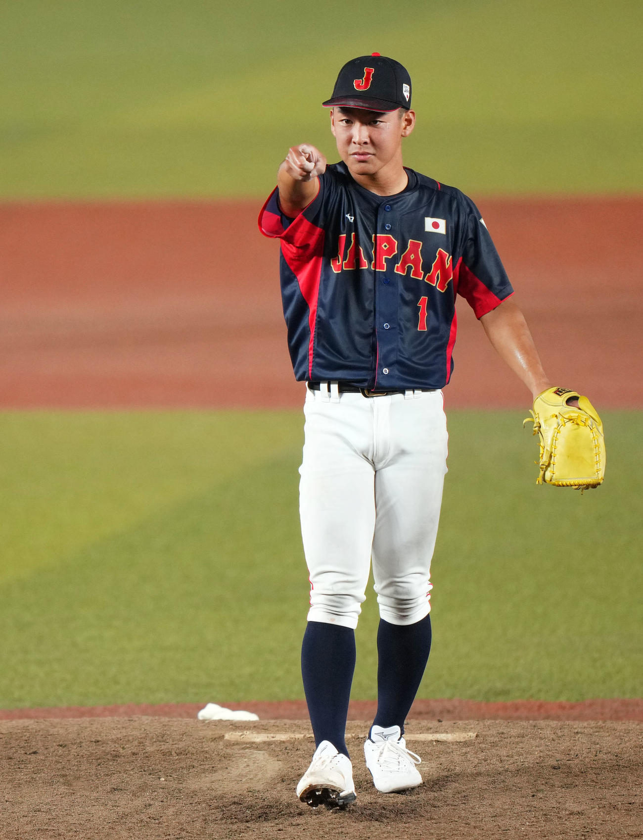 高校日本代表対大学日本代表　8回裏大学日本代表1死一塁、辻本を三振に仕留める山田（撮影・横山健太）