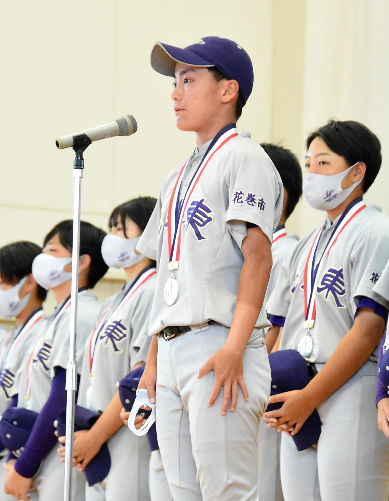 ユース大会準優勝報告会であいさつする花巻東・武藤主将