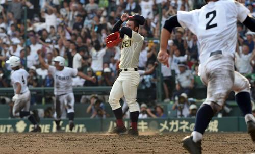 16年、東邦にサヨナラ負けを喫した八戸学院光星・桜井はがっくり