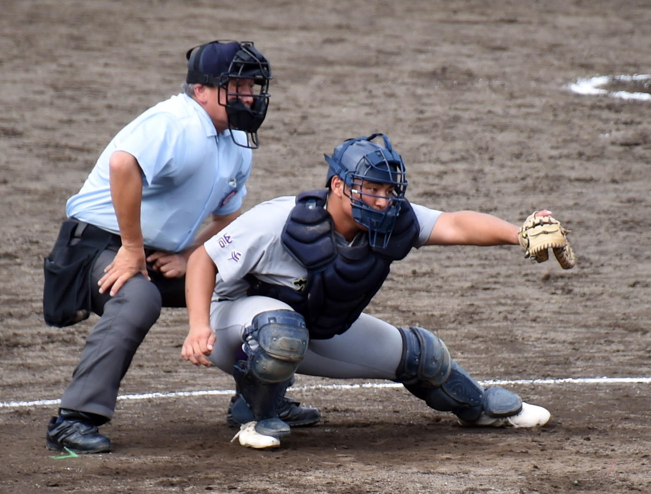 花巻東対花北青雲　5回の守備から公式戦初の捕手を務めた花巻東・佐々木麟（撮影・山田愛斗）