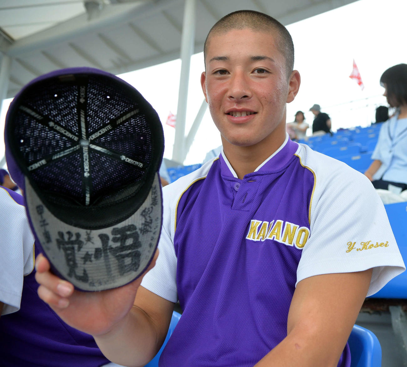 18年、金足農・吉田は、夏の秋田大会初戦の取材で「覚悟」と書いた帽子を見せてくれた