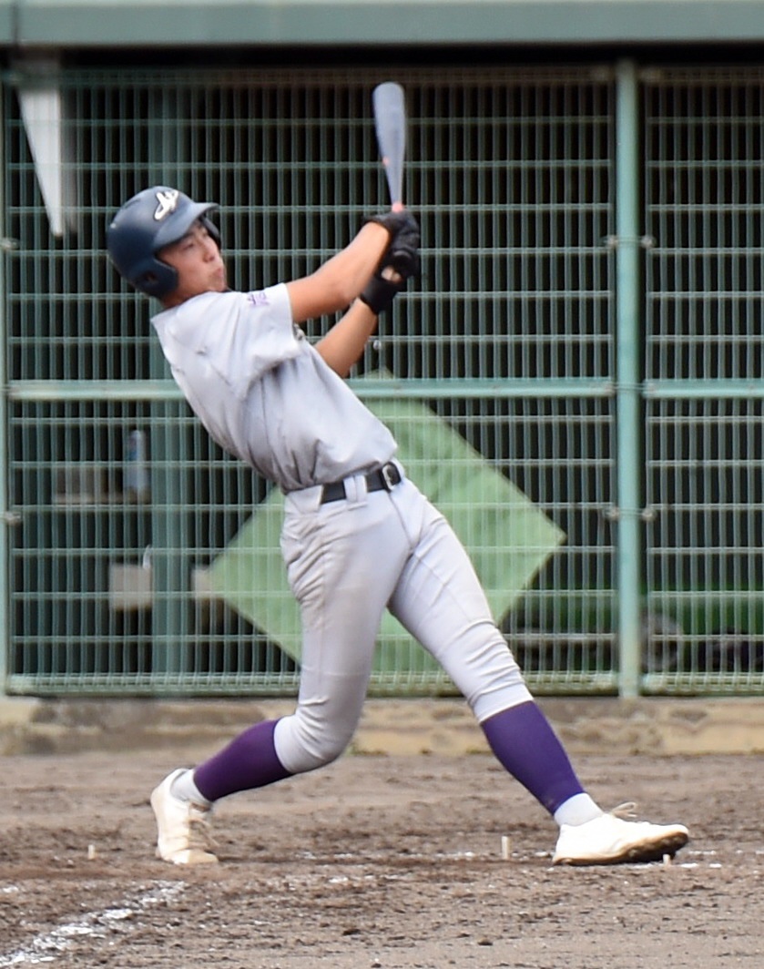 5回、左越え2点適時二塁打を放つ北條