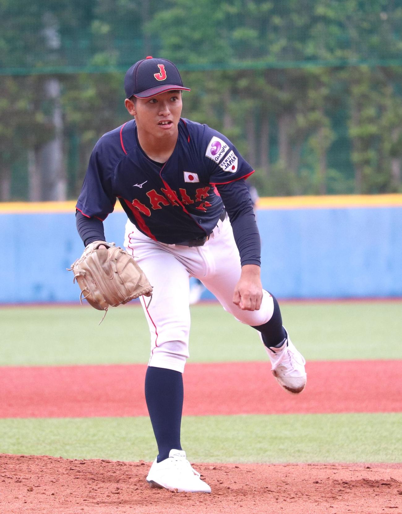 早大対高校日本代表　先発し力投する高校日本代表・香西