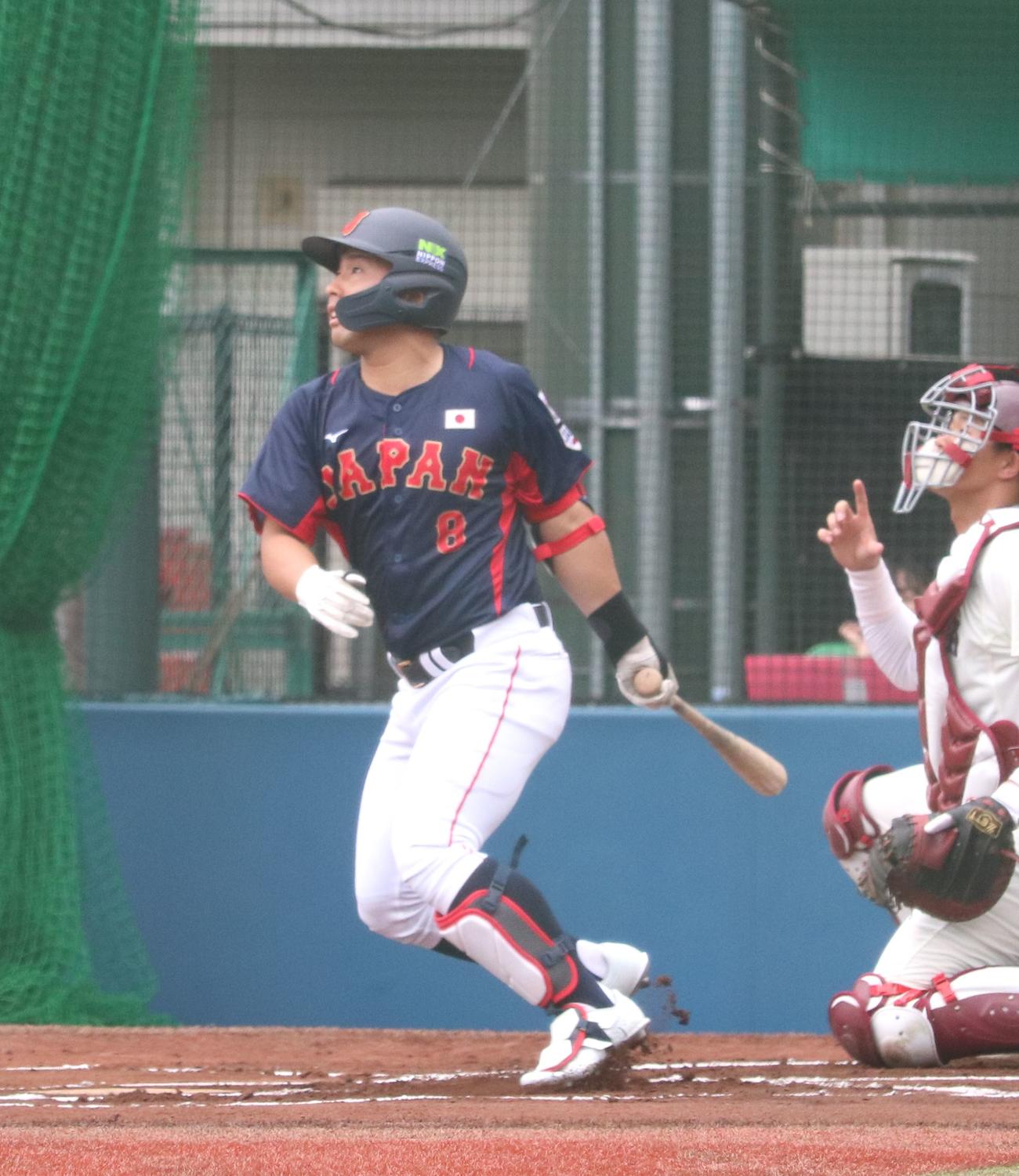 早大対高校日本代表　1回表高校日本代表、先頭で右飛に倒れた浅野