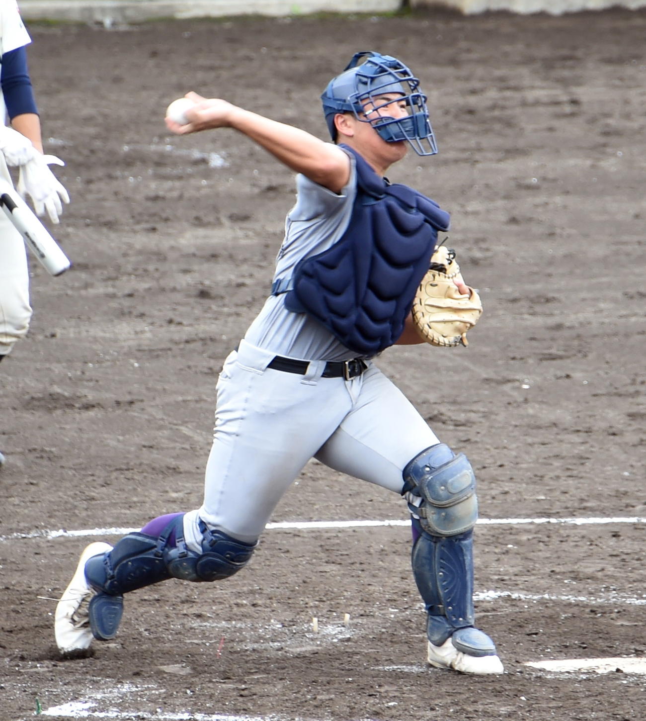 花巻北対花巻東　二塁に送球する花巻東・佐々木麟（撮影・山田愛斗）