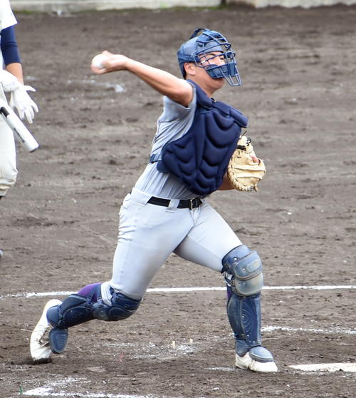 花巻東 佐々木麟太郎 集中していた 公式戦初の ３番捕手 先発で４回を無失点に導く好リード 高校野球写真ニュース 日刊スポーツ