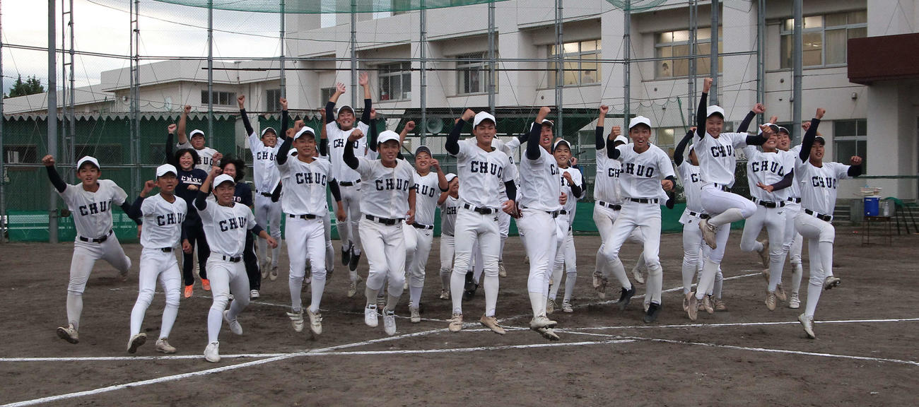 北信越大会目指して体が弾む新発田中央ナイン