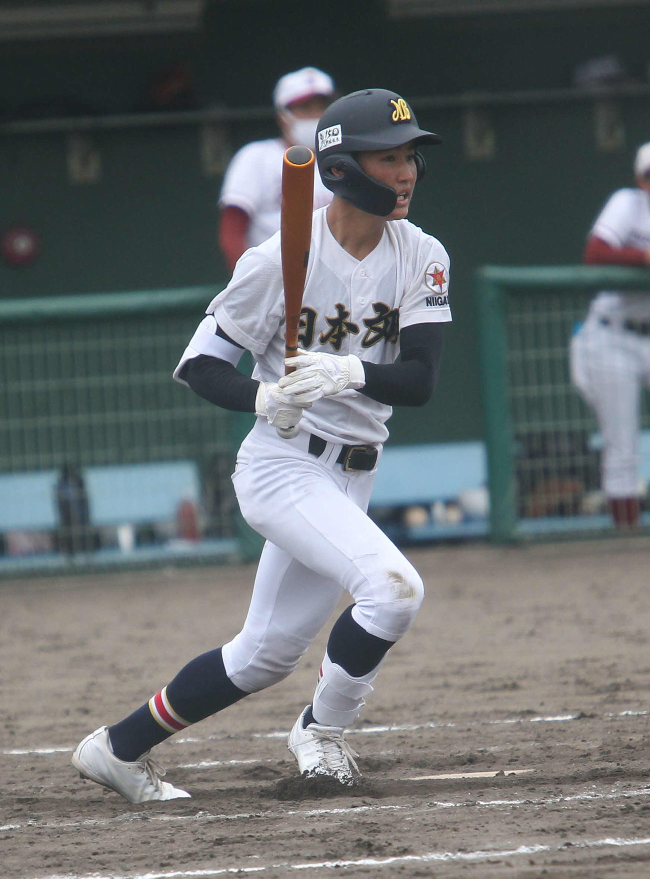 2－1の4回2死満塁で一塁強襲の2点適時打を放つ日本文理・平田