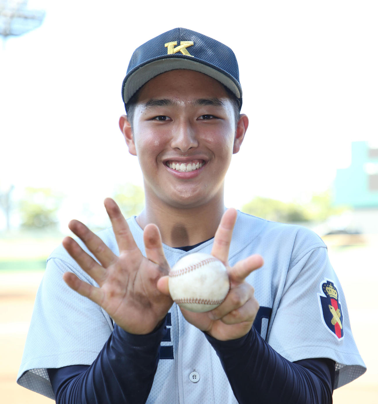 高校通算7本目の本塁打を放ち笑顔の清原勝児（撮影・宮地輝）