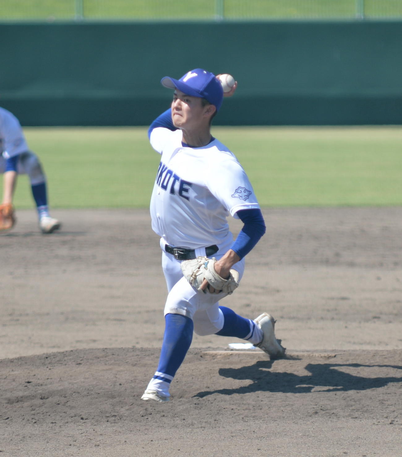 横手対本荘　9回11安打4失点と粘投した横手・佐々木（撮影・濱本神威）