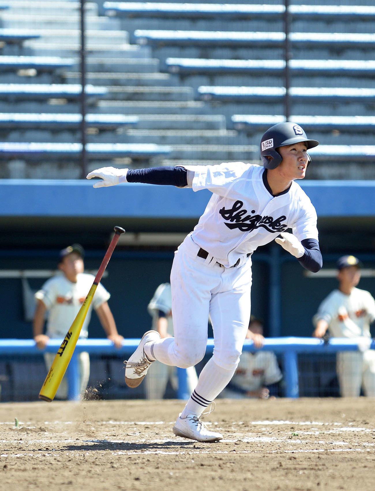 4回に2打席連続となるソロ本塁打を放つ静岡の中野投手