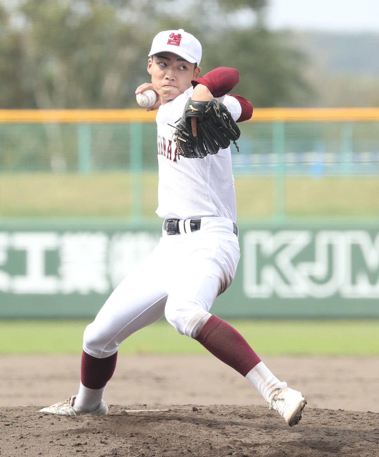 室蘭清水丘対苫小牧東　力投する苫小牧東の八木（撮影・佐藤翔太）