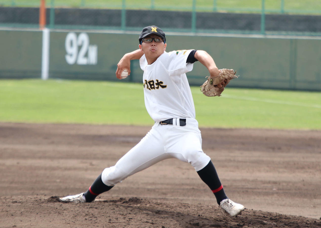 札幌開成中教校対札幌日大　公式戦初登板で1回3奪三振無失点に抑えた札幌日大・久保田（撮影・山崎純一）