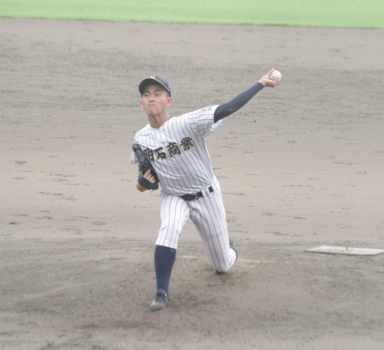 明石商の羽藤翼投手は先発して好投した