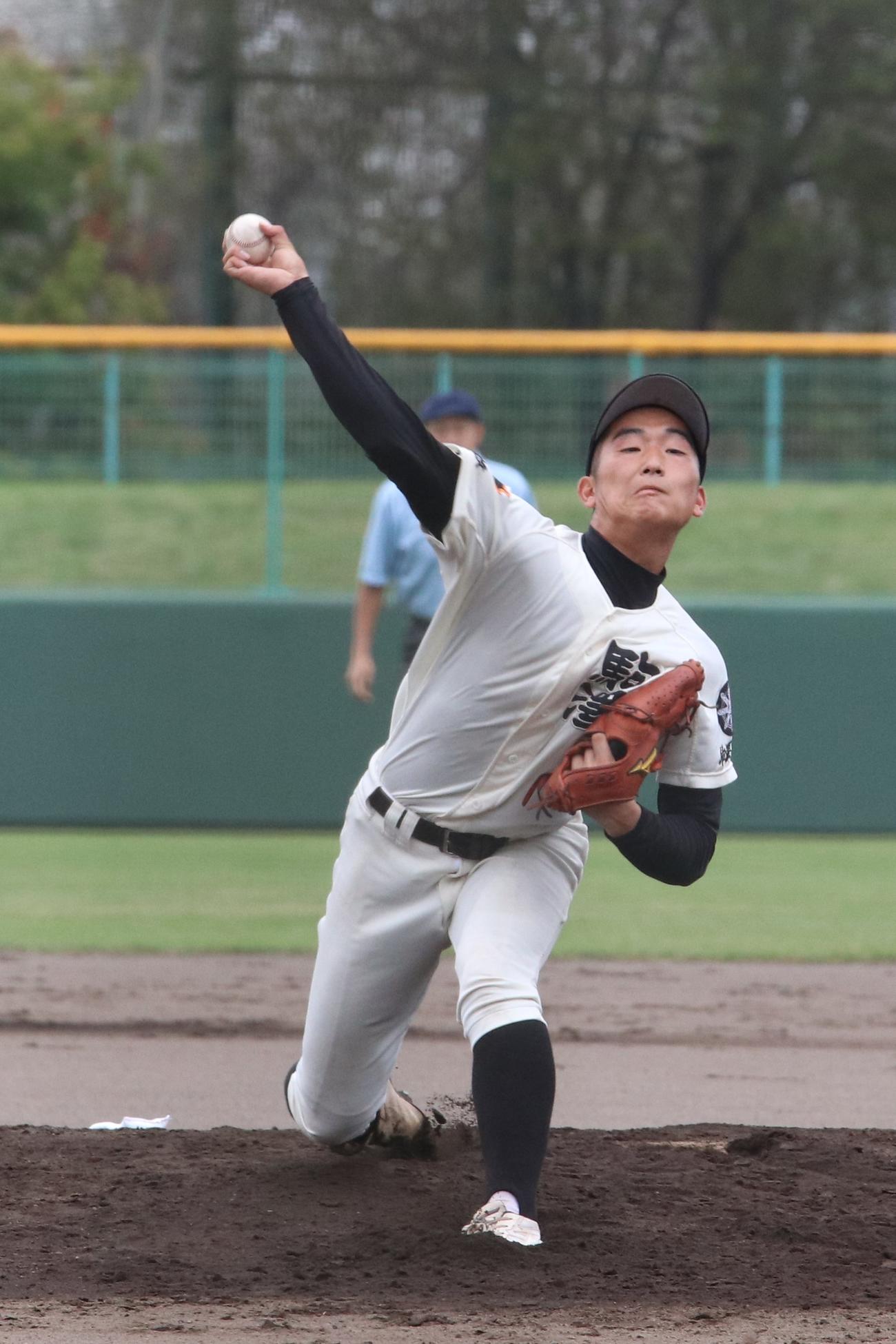 1失点完投の駒大苫小牧・大森（撮影・石井翔太）