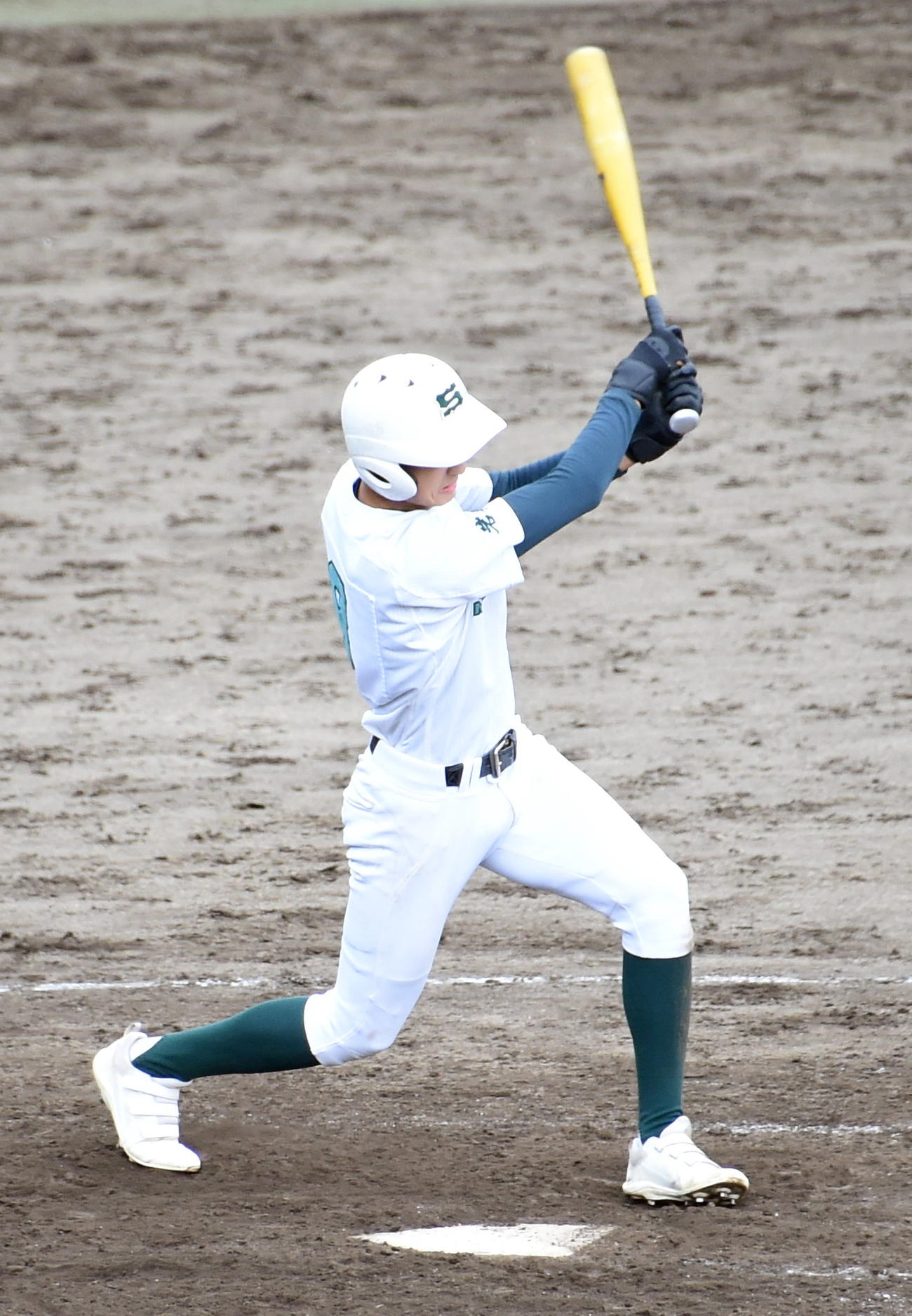 11回裏専大北上1死満塁、左前にサヨナラ打を放つ小保内（撮影・山田愛斗）