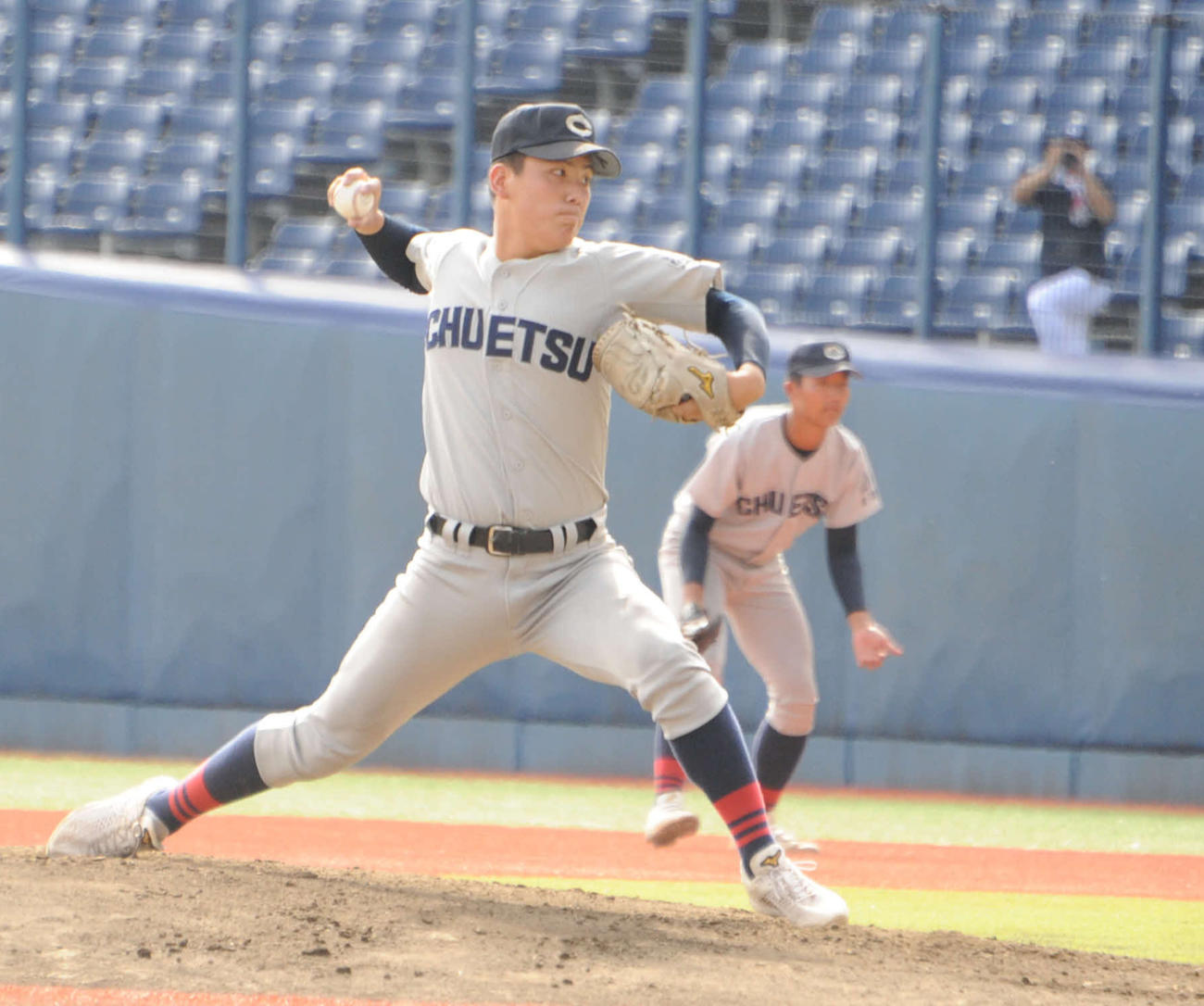 中越のエース野本は終盤につかまり8回途中で降板