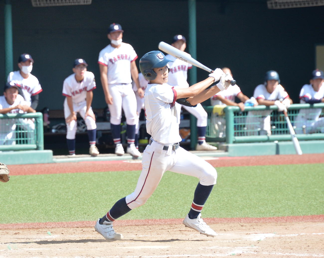 9回、走者一掃のサヨナラ適時打を放つ田村・渡辺颯