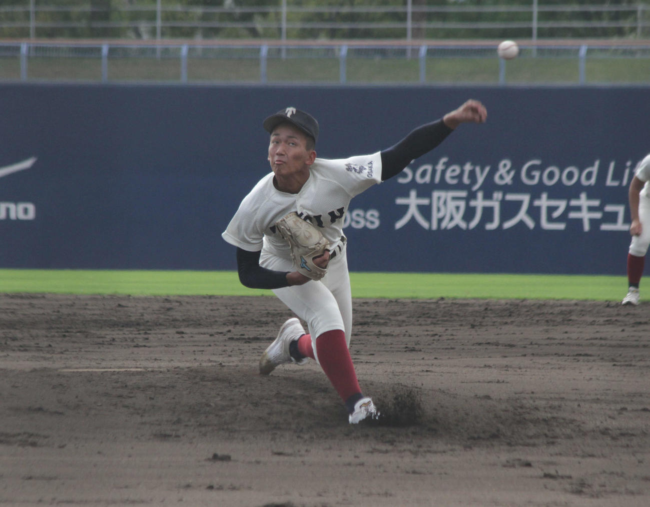 大阪桐蔭対東海大大阪仰星　9回15奪三振完投の力投を見せた大阪桐蔭の前田