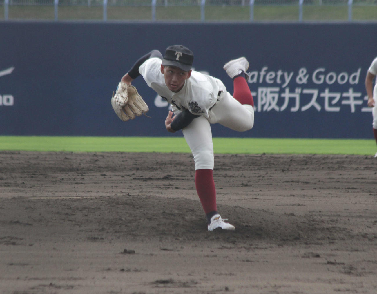 大阪桐蔭対東海大大阪仰星　大阪桐蔭の前田は9回15奪三振完投の力投を見せた（撮影・酒井俊作）