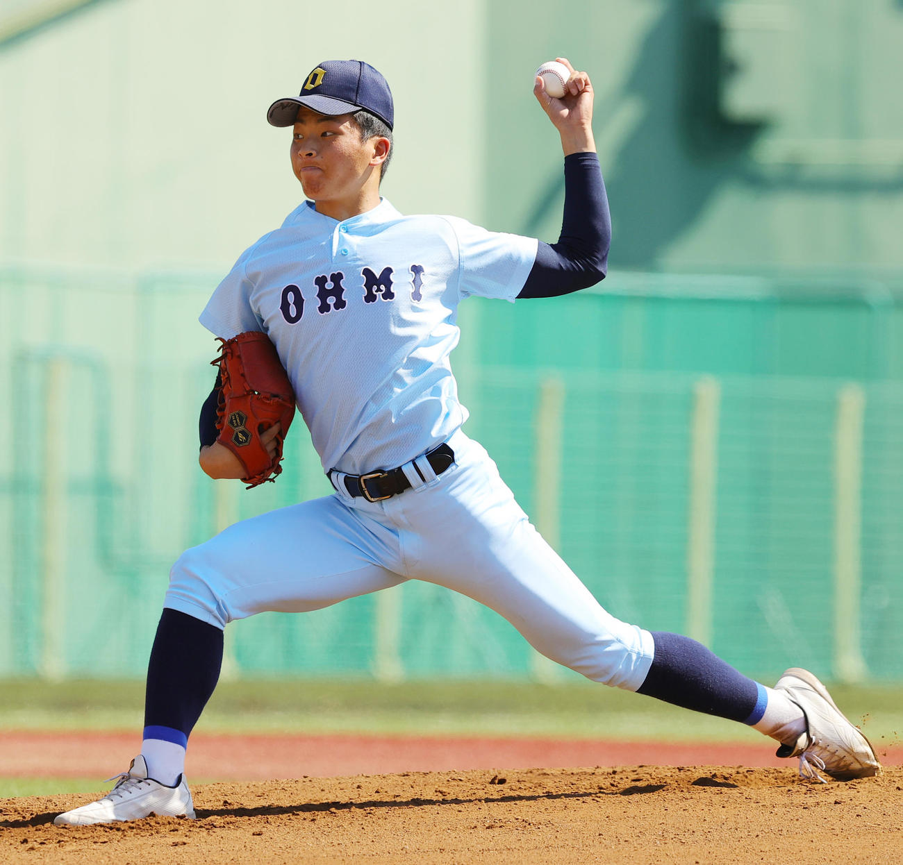 国学院栃木対近江　力投する近江先発の星野（撮影・野上伸悟）