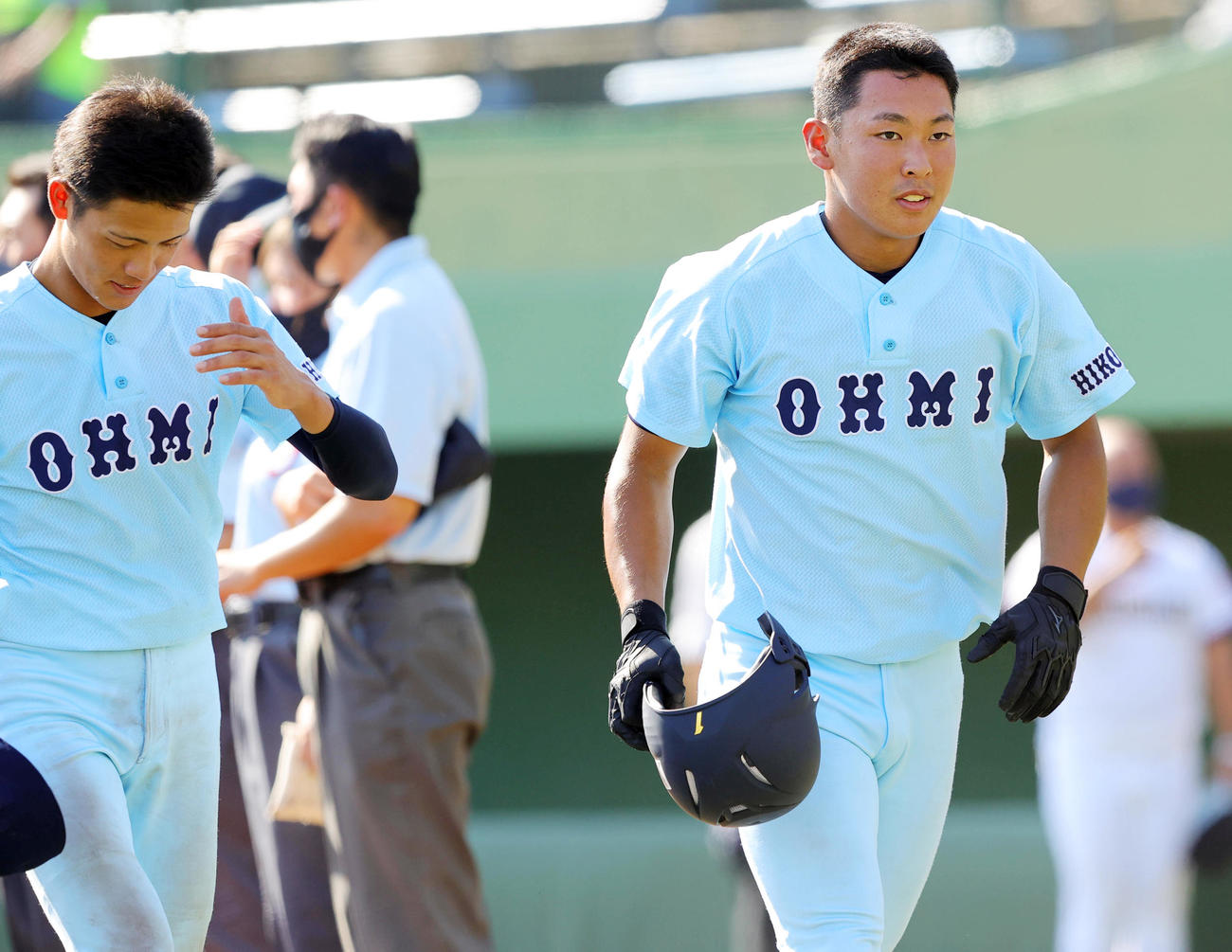 国学院栃木対近江　初戦で敗れ引き揚げる近江・山田（撮影・野上伸悟）