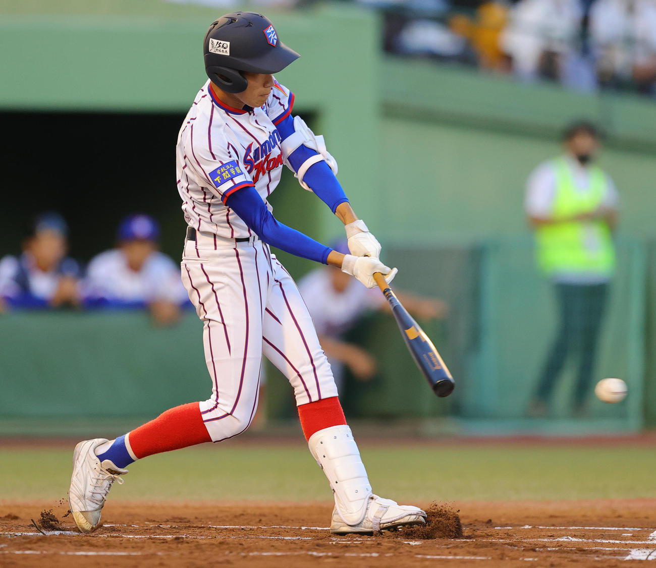 下関国際対高松商　1回表下関国際1死二塁、左前先制適時打を放つ仲井（撮影・野上伸悟）