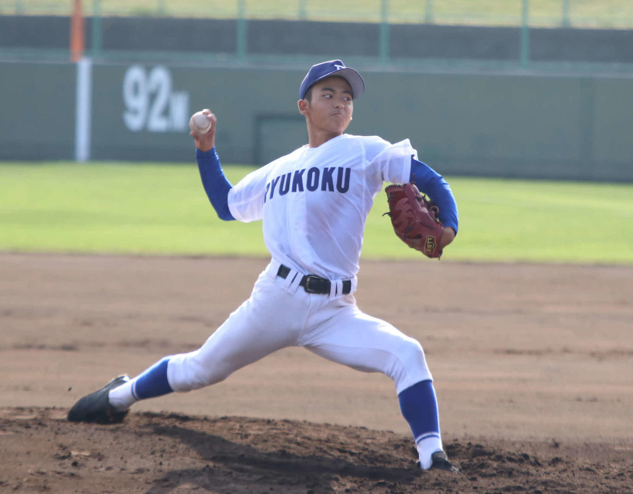 札幌龍谷学園対旭川龍谷　公式戦初完封した札幌龍谷学園・若菜（撮影・山崎純一）