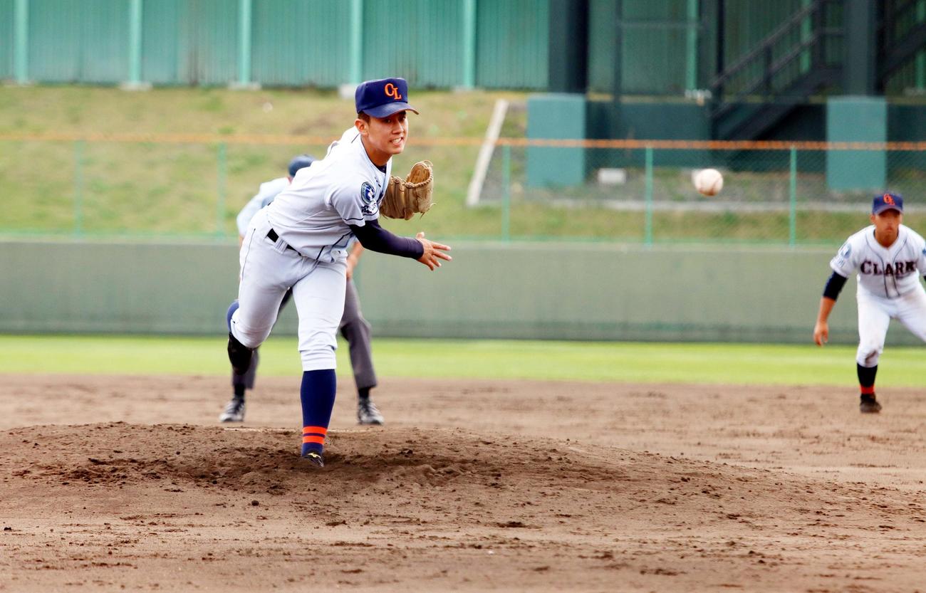 クラーク対北照　2試合連続完投で準決勝進出に貢献したクラークの新岡（撮影・永野高輔）