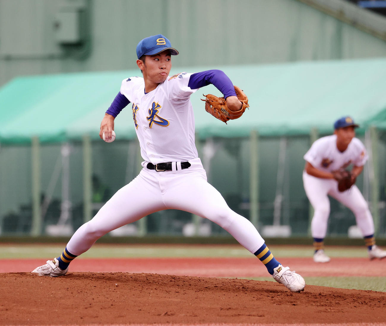 聖光学院対大阪桐蔭　力投する聖光学院先発の佐山（撮影・鈴木正人）