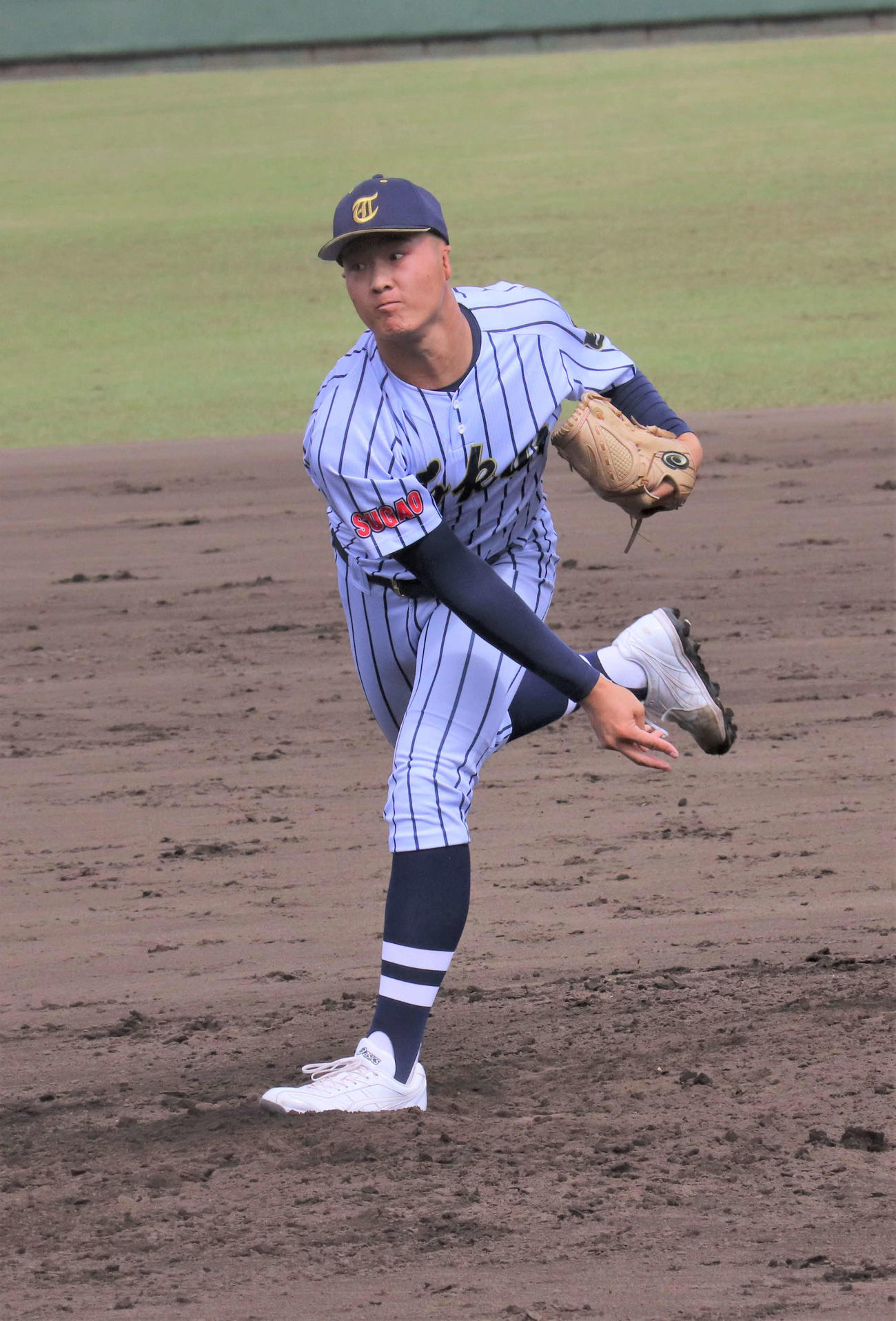 日大豊山対東海大菅生　3番手で力投する東海大菅生・日當（撮影・星夏穂）