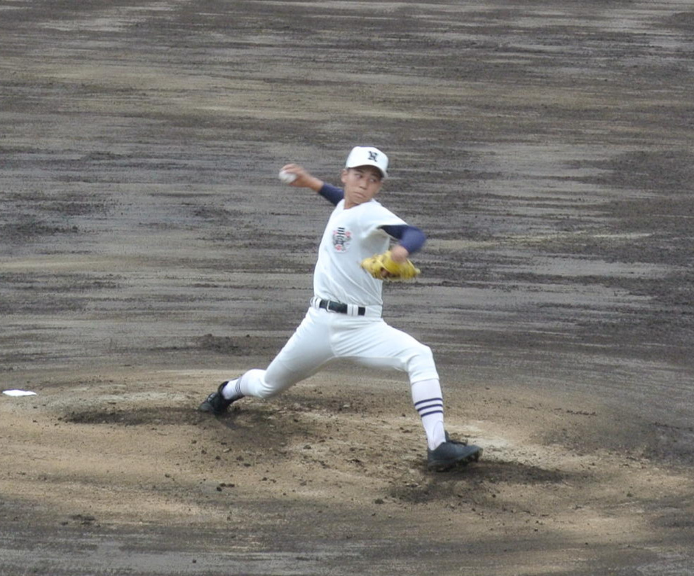 力投する日大三の先発・安田虎汰郎