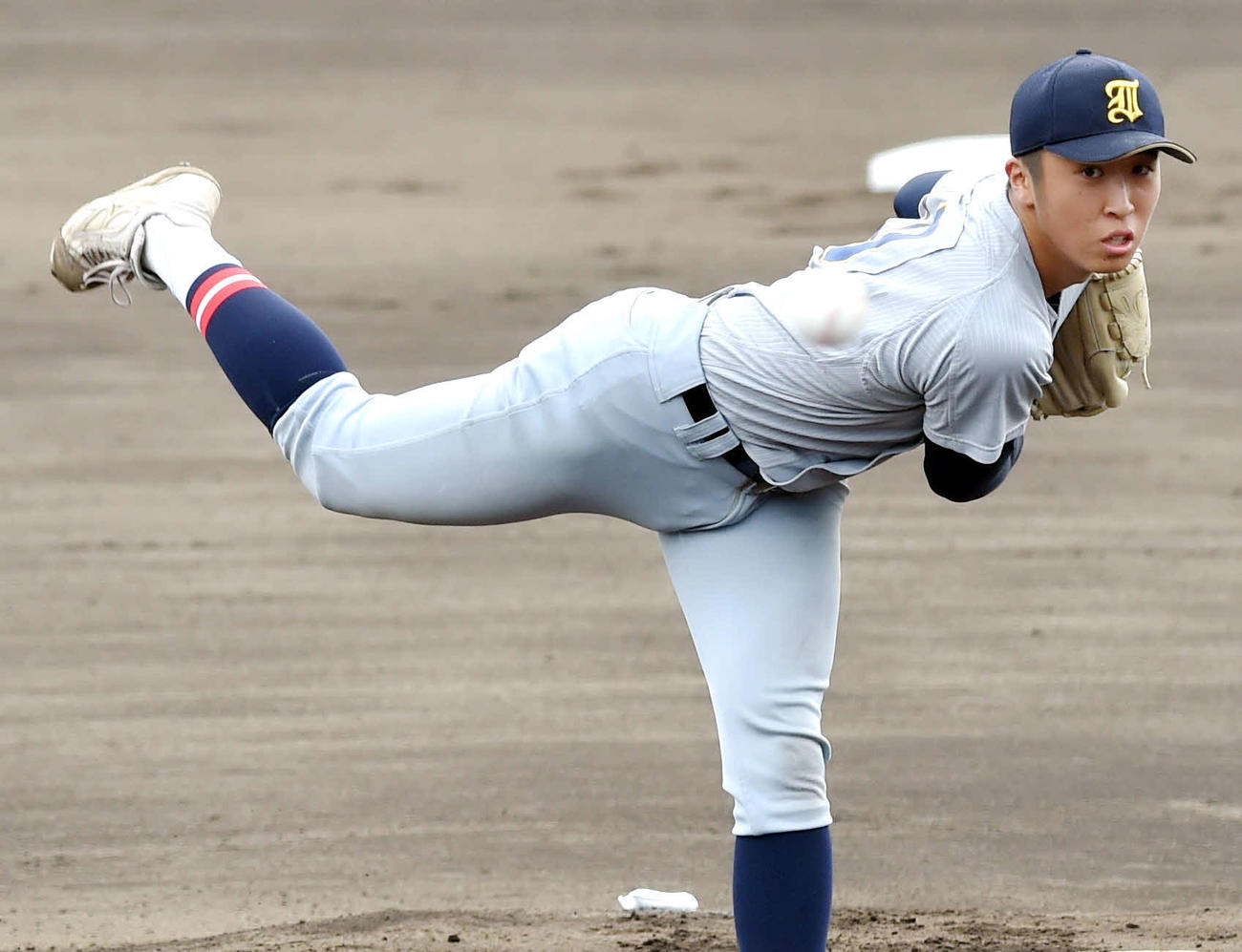 鶴岡東対仙台育英　2安打完封した仙台育英・湯田（撮影・相沢孔志）